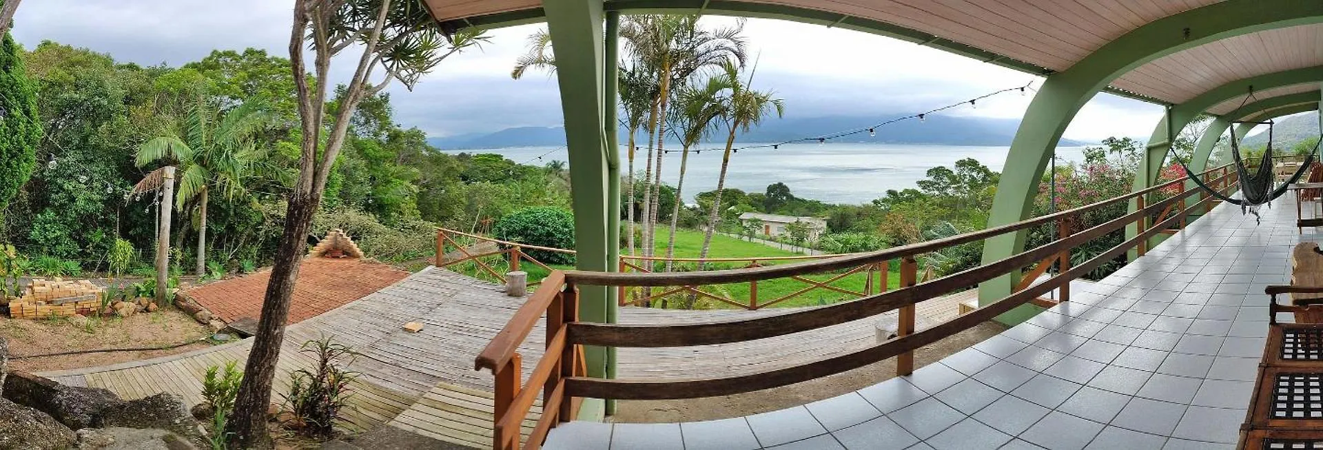 Casa Super Espacosa Com Vista Linda Para O Mar. Florianopolis