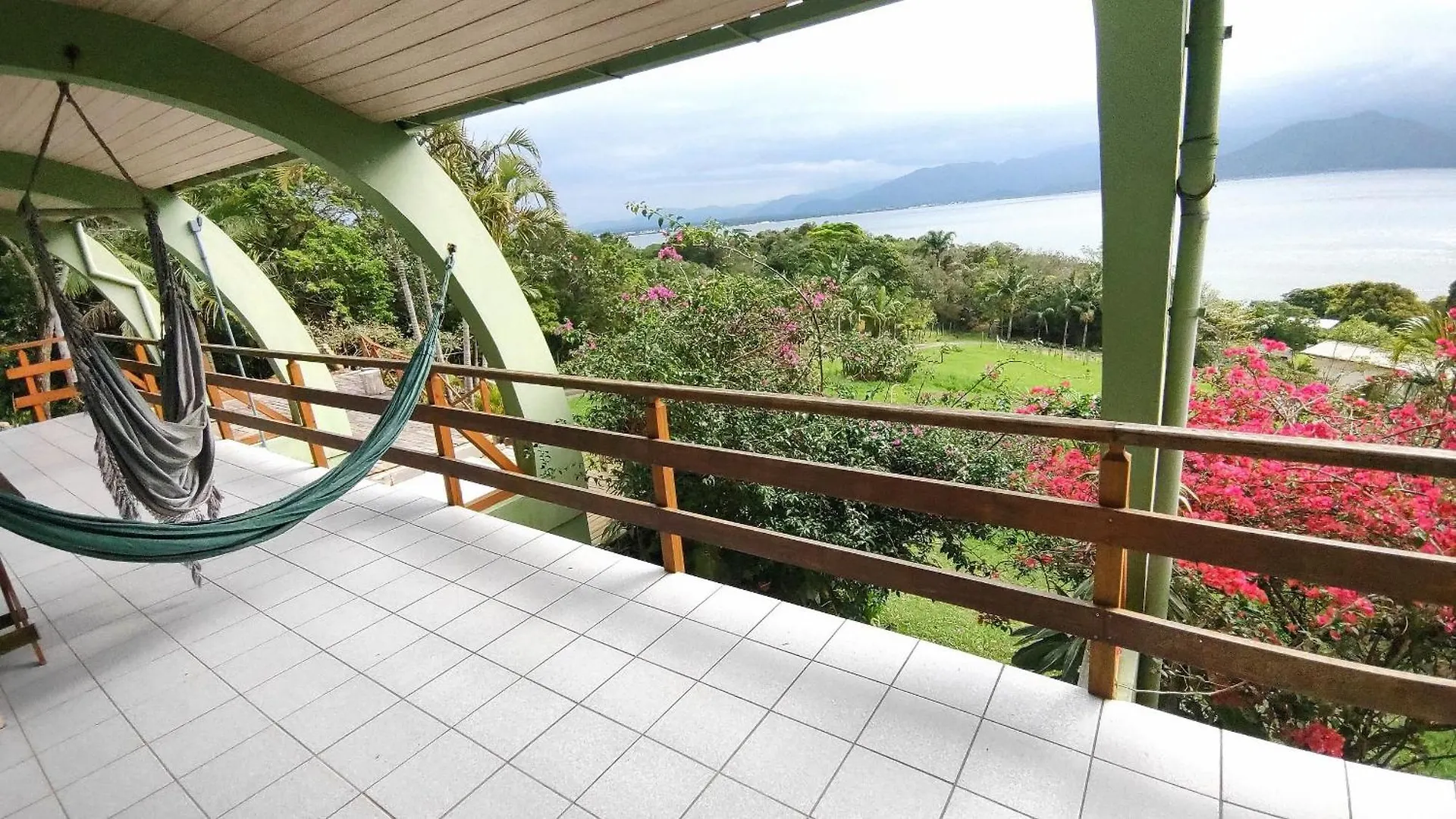 Casa Super Espacosa Com Vista Linda Para O Mar. Florianopolis