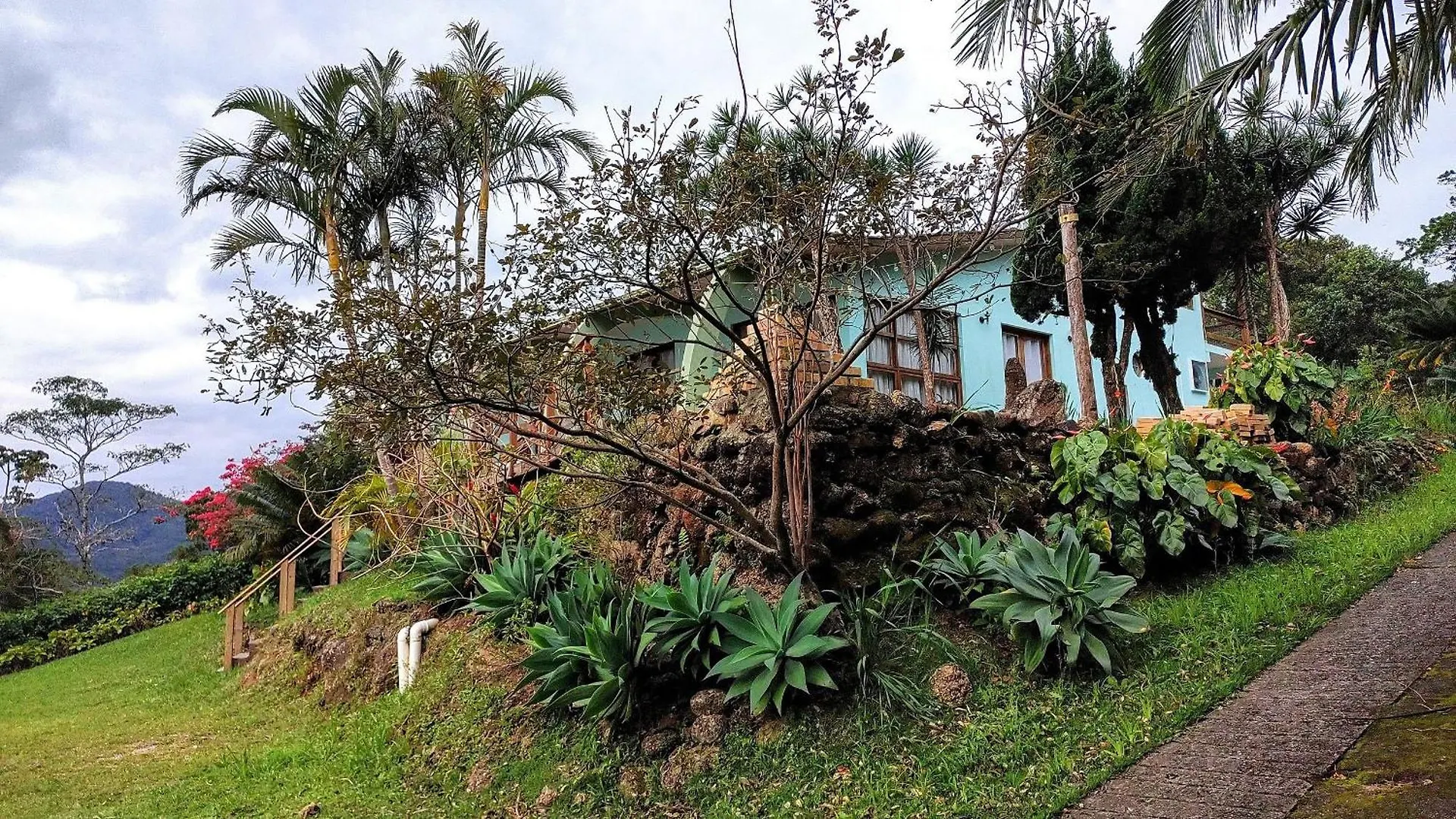 Casa Super Espacosa Com Vista Linda Para O Mar. Florianopolis